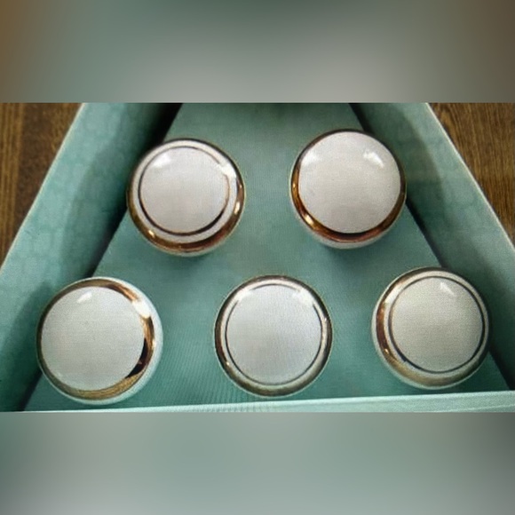 Casa Decor White Drawer Knobs with Gold Trim Set of 6 NEW - Picture 2 of 3